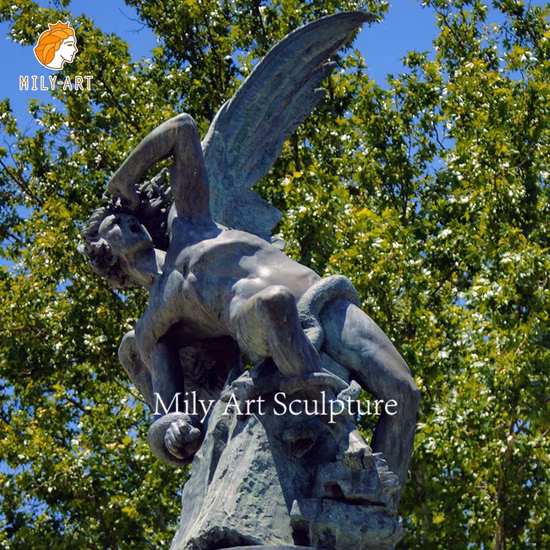 現代の等身大フィギュア翼のある守護者ブロンズ置物ガブリエル アーチ天使像保持剣付き