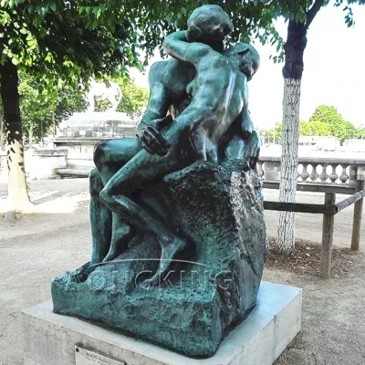 公園の装飾のための等身大の愛のカップルの彫像